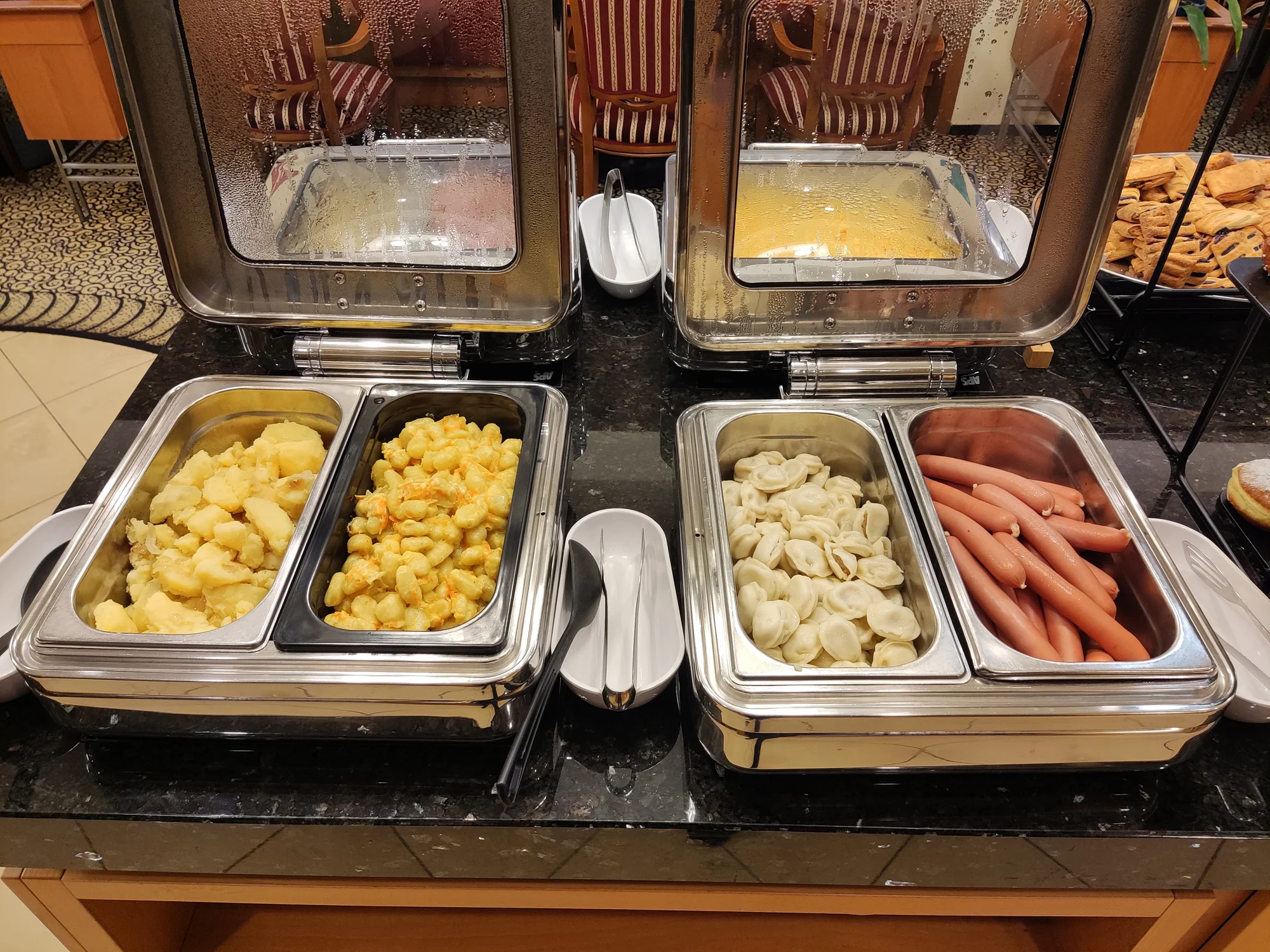 Bufetová snídaně v hotelu Ramada na Václaváku - Obrázek 8