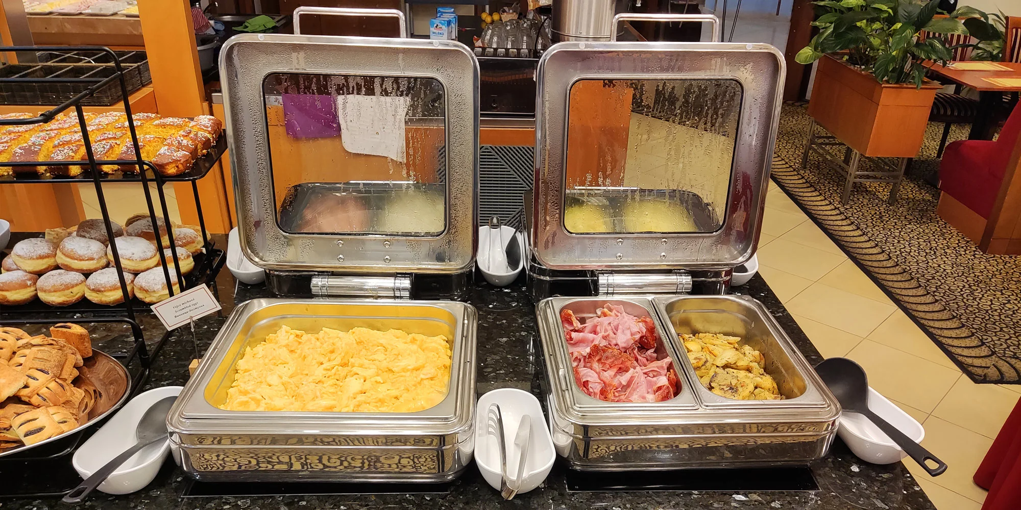 Bufetová snídaně v hotelu Ramada na Václaváku - Obrázek 4