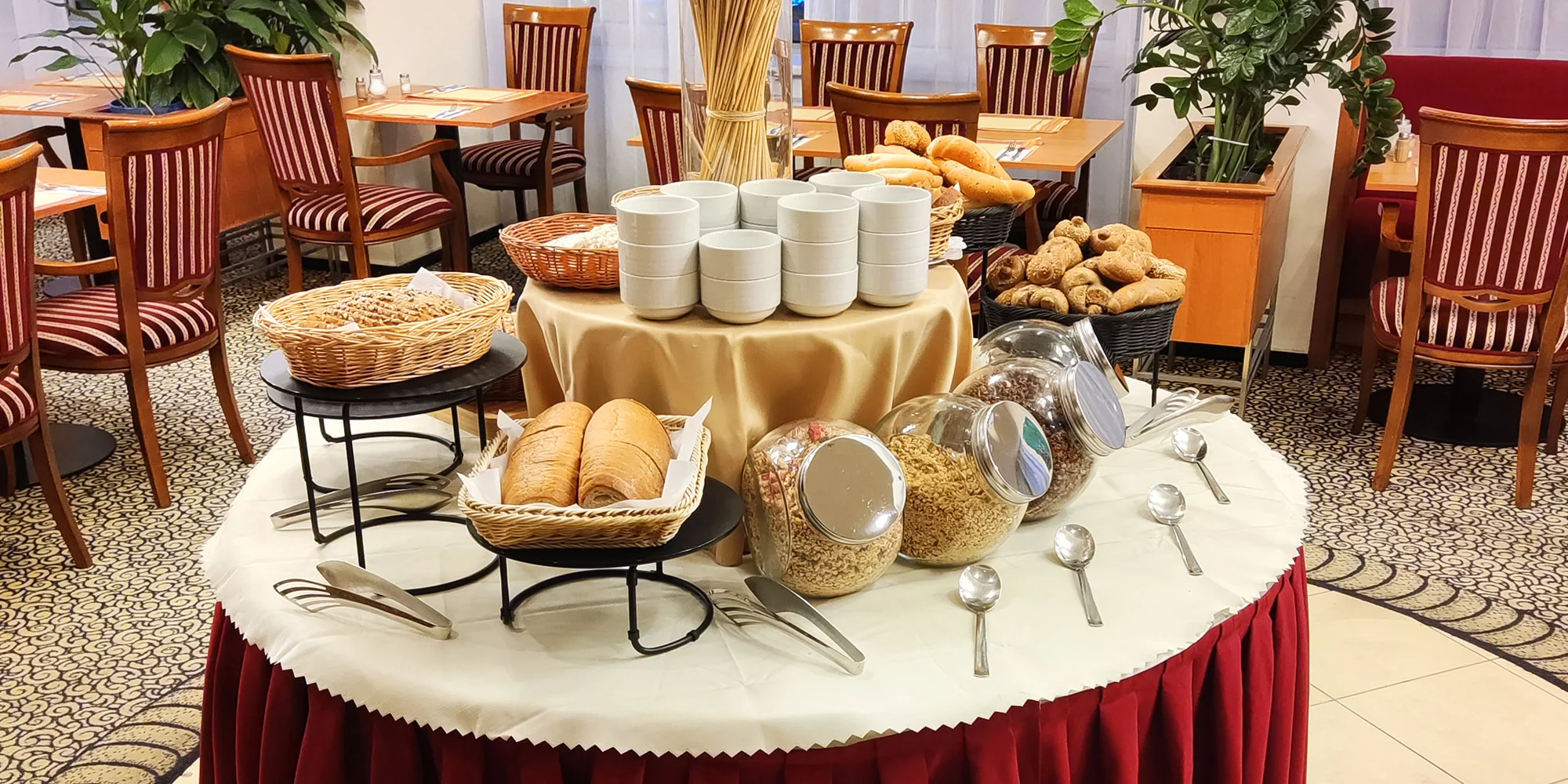 Bufetová snídaně v hotelu Ramada na Václaváku - Obrázek 3