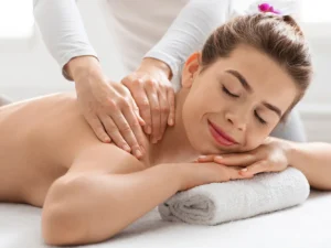 60–90min. masáž s nahřátím ve wellness pro 1-2 os.