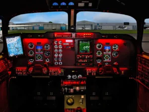 Let na simulátoru dvoumotorového letadla: 30 či 60 min.