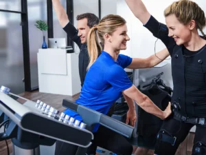 Cvičení pomocí EMS technologie: 20 minut tréninku