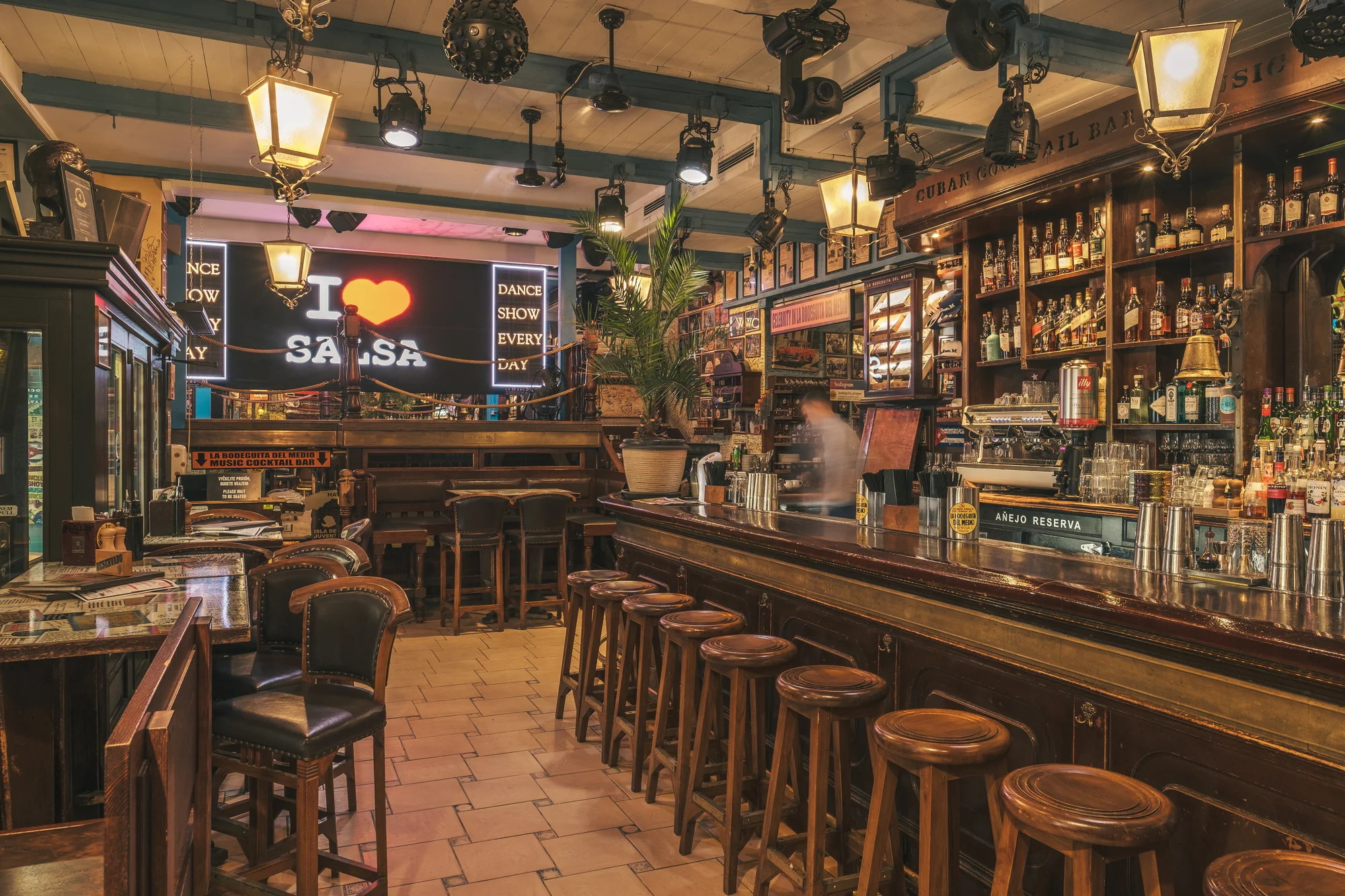 Dárkový poukaz do kubánské restaurace La Bodeguita - Obrázek 10