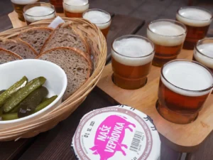 Pivní degustační prkénka: 6 piv a paštika pro 2 osoby
