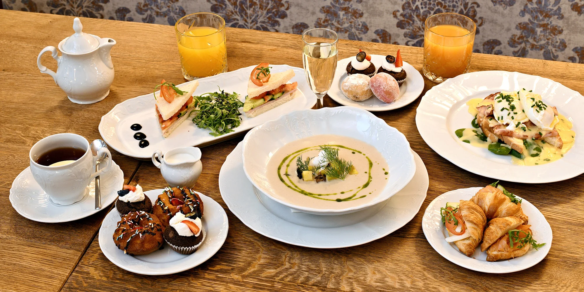 Čaj o páté či nedělní brunch v Chateau Ctěnice pro dva