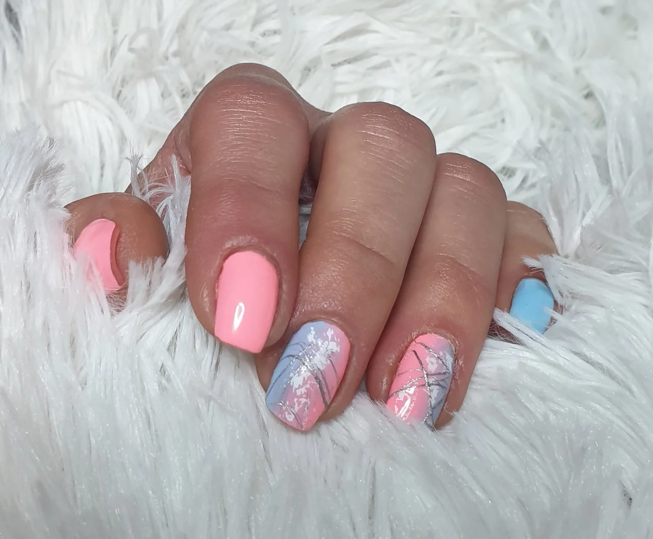 Manikúra či pedikúra dle výběru i vč. gel laku - Obrázek 8