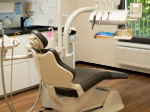 Dentální hygiena ve Vysočanech: airflow i dětská