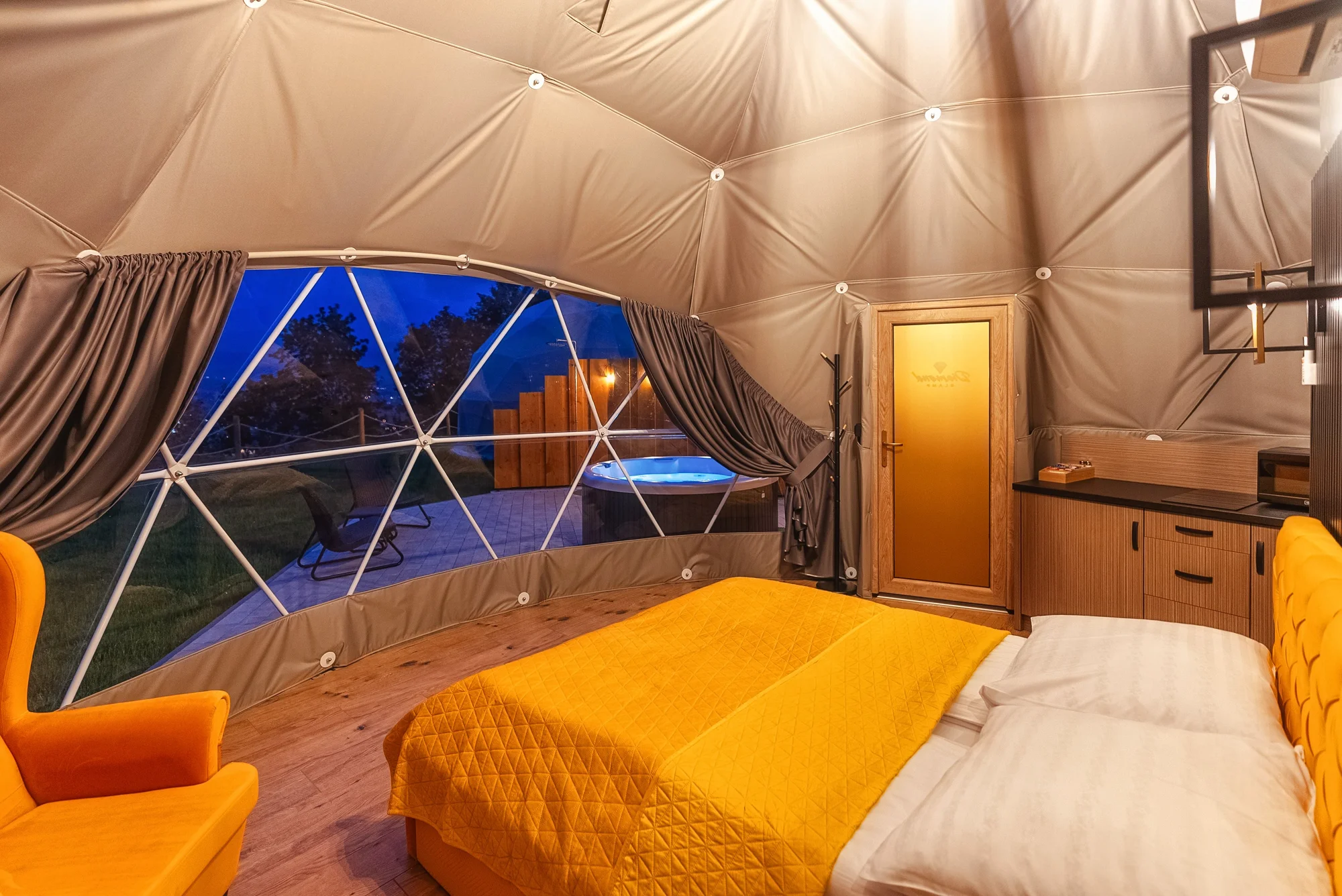 Luxusní kupole u Zakopaného s vířivkou i snídaní - Obrázek 11