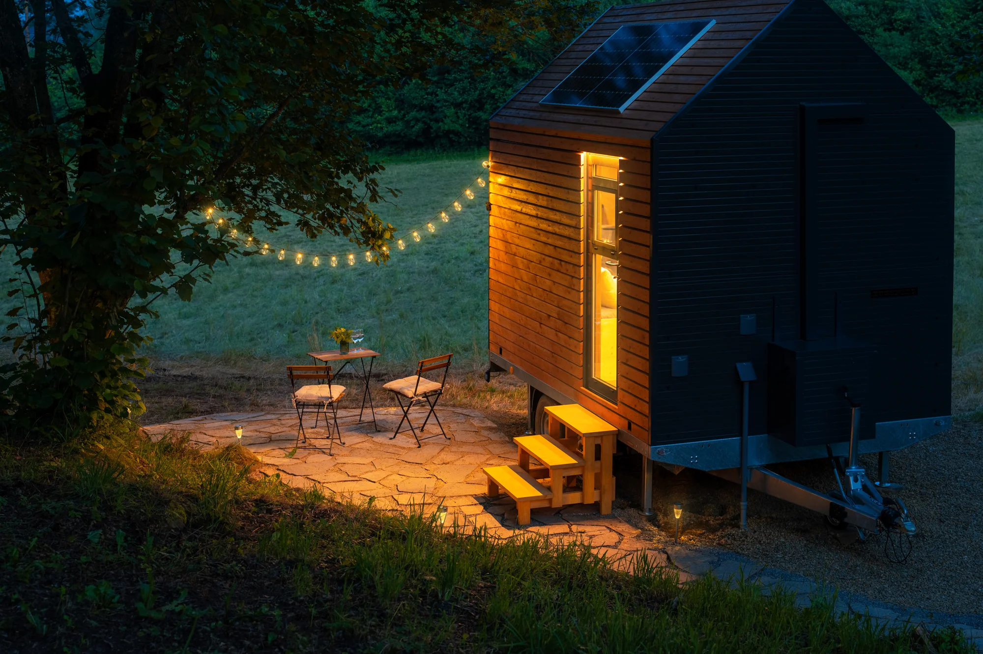 Tiny house uprostřed přírody: přírodní vyhřívaný sud i gril - Obrázek 10