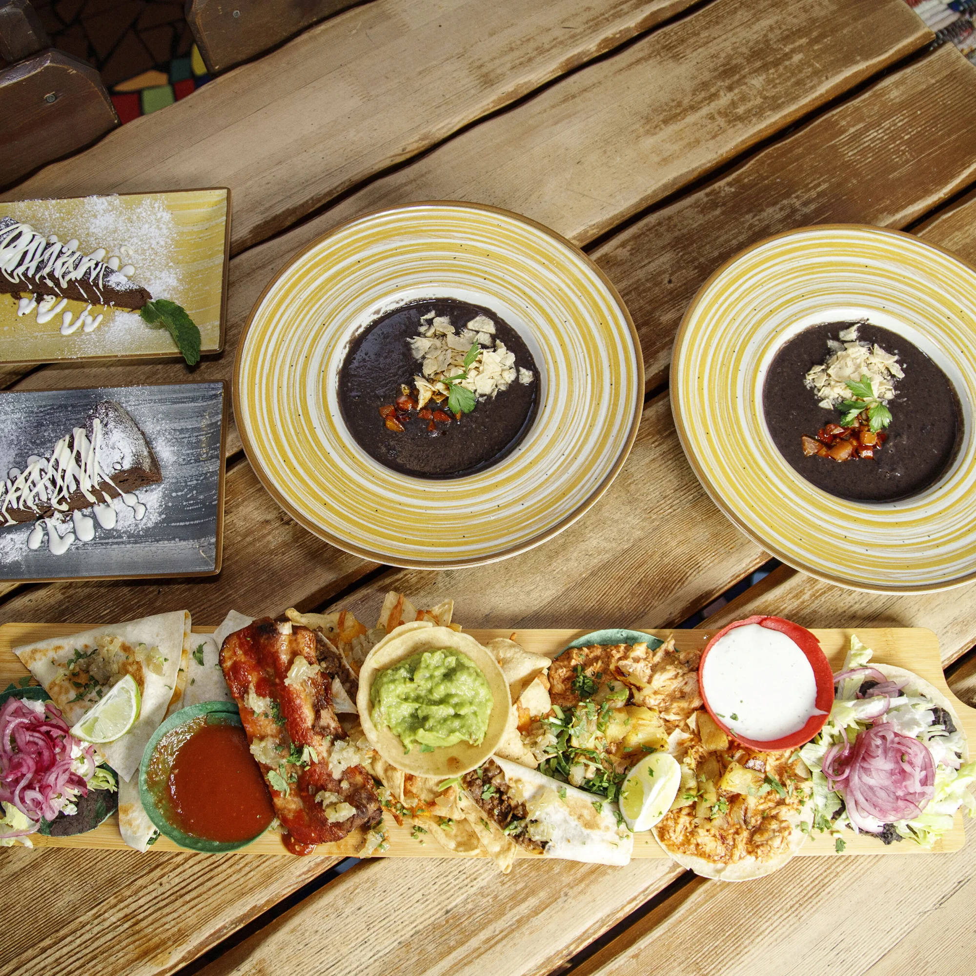 Mexiko pro dva: polévka, plato specialit a dezert - Obrázek 2