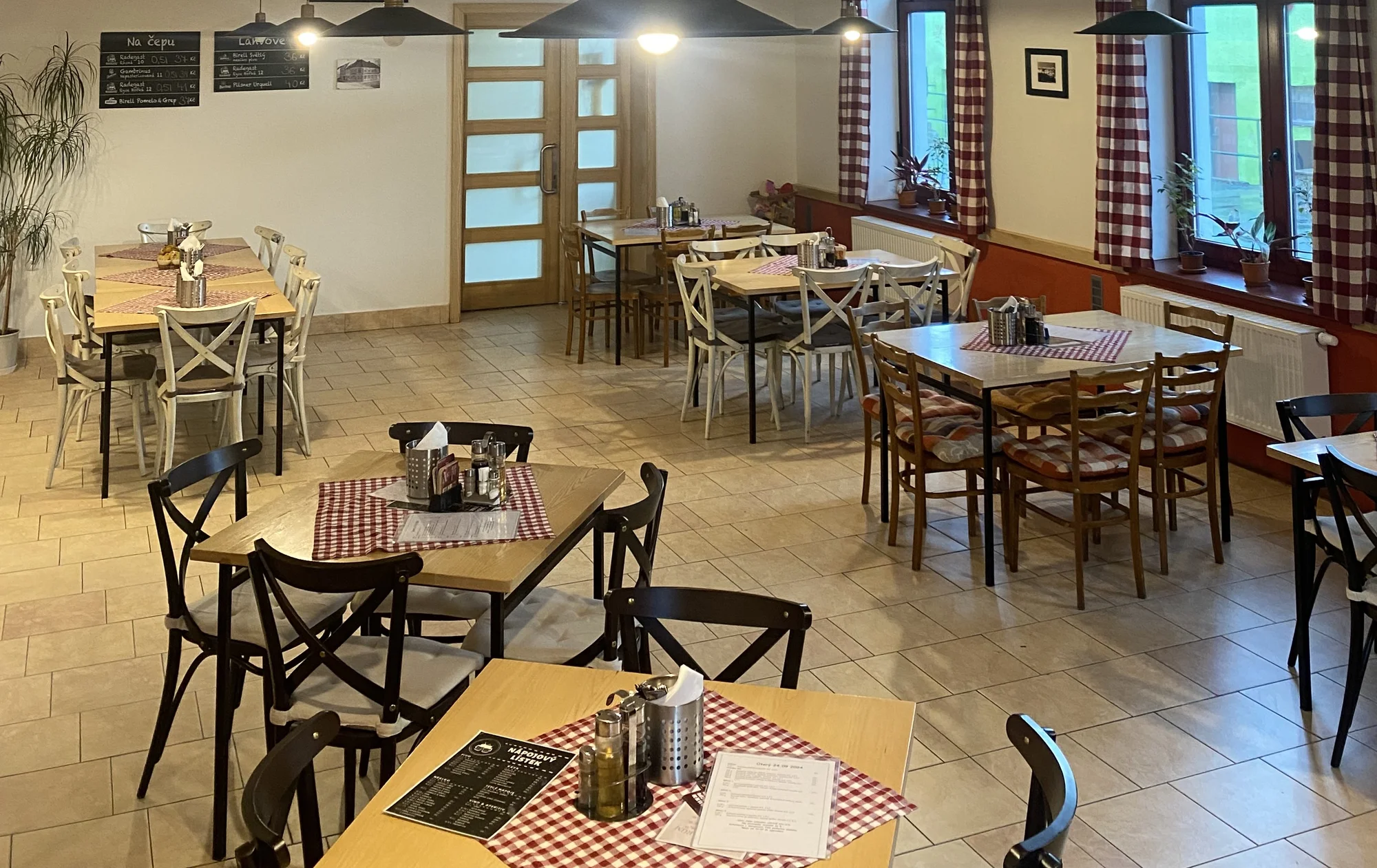 Variace smažených sýrů na prkénku i přílohy: 0,5-1 kg - Obrázek 9