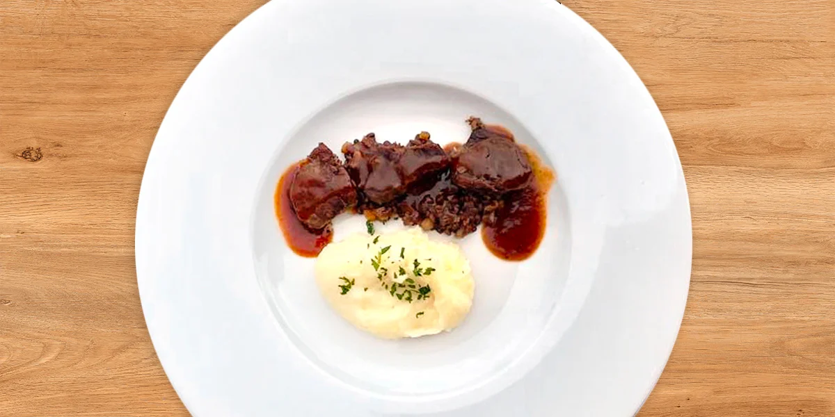 Menu o 6 chodech: líčka, burger i lahev vína pro dva - Obrázek 7