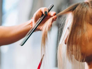 Dámský střih, mytí i foukaná bez nutnosti rezervace