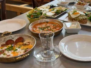 Pravá turecká snídaně pro 1-2 osoby vč. kávy či čaje