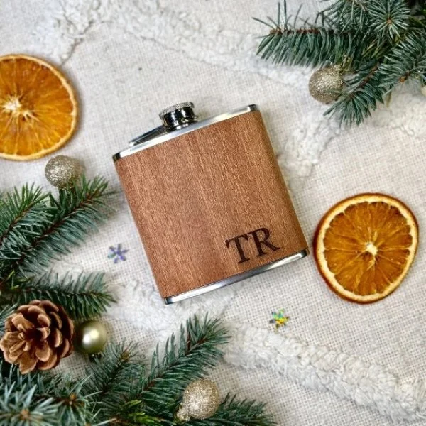 Černá nebo dřevěná placatka s gravírovaným textem - Obrázek 5