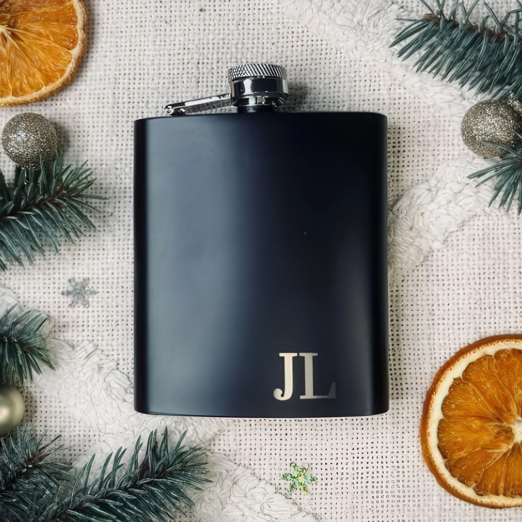 Černá nebo dřevěná placatka s gravírovaným textem - Obrázek 2