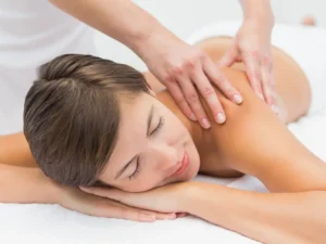 Masáž podle výběru: zad a šíje, baňkování i celotělová