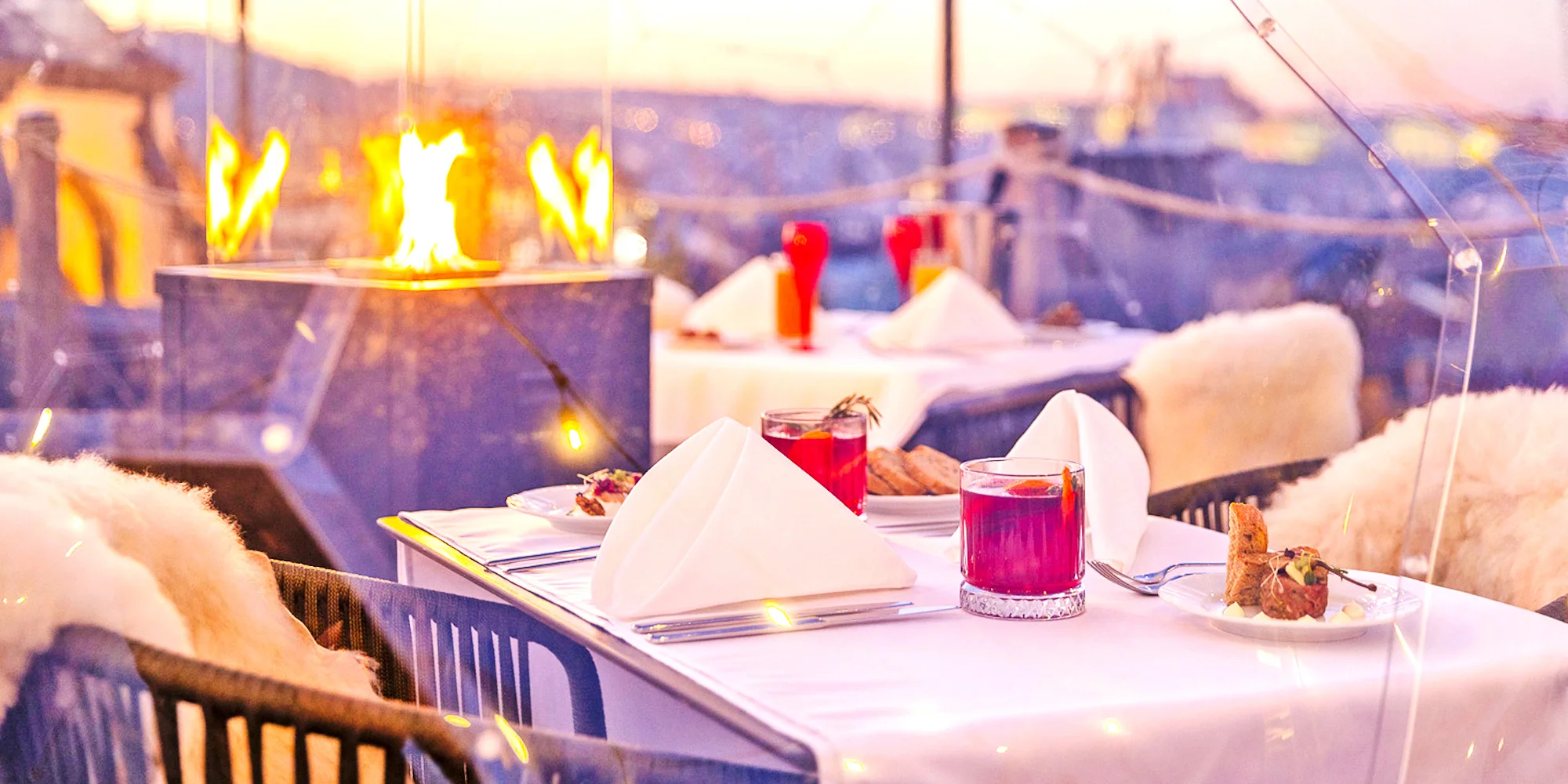 Snídaně či aperitivo ve sky baru s výhledem na Prahu - Obrázek 3