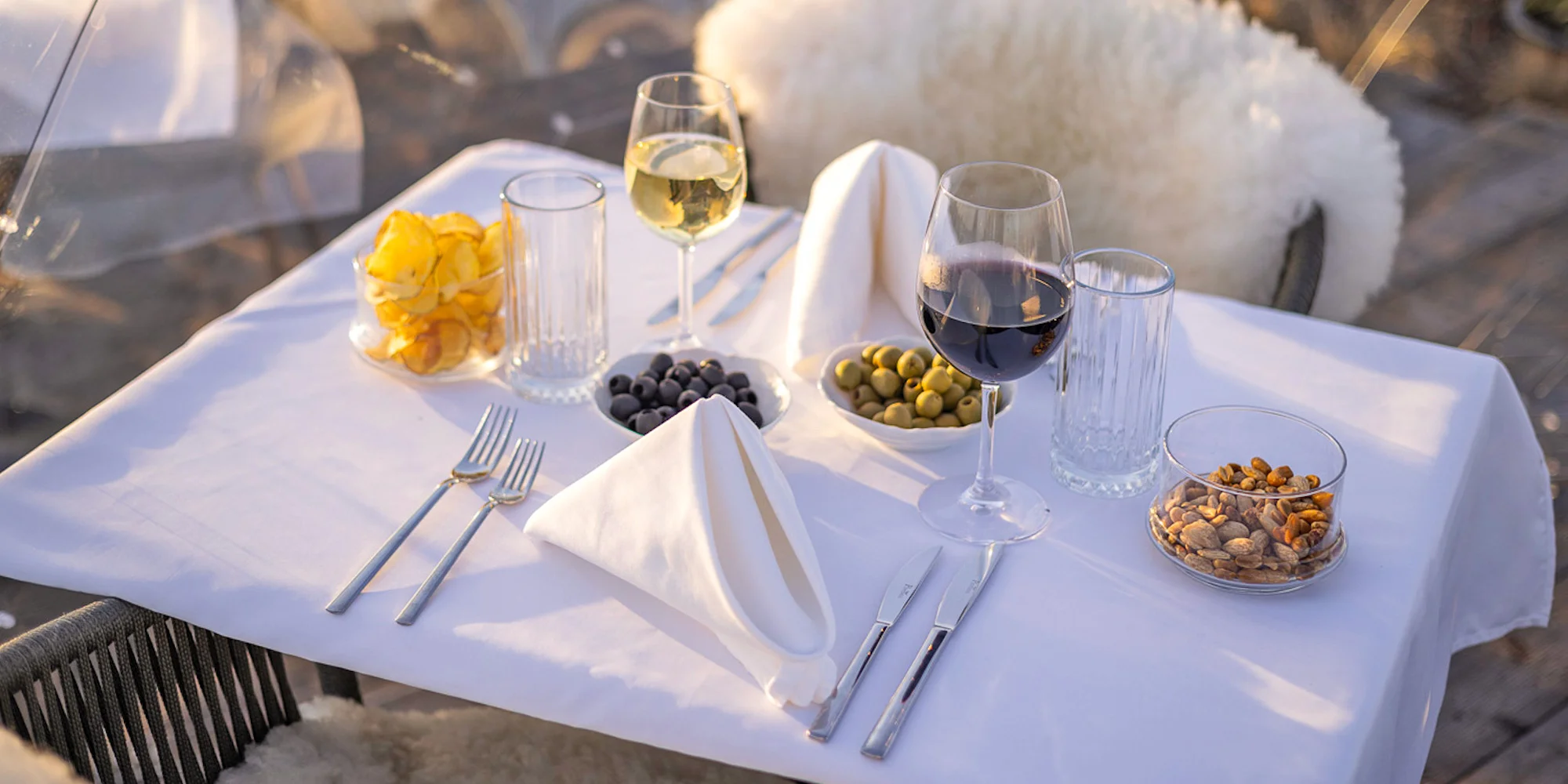 Snídaně či aperitivo ve sky baru s výhledem na Prahu - Obrázek 4