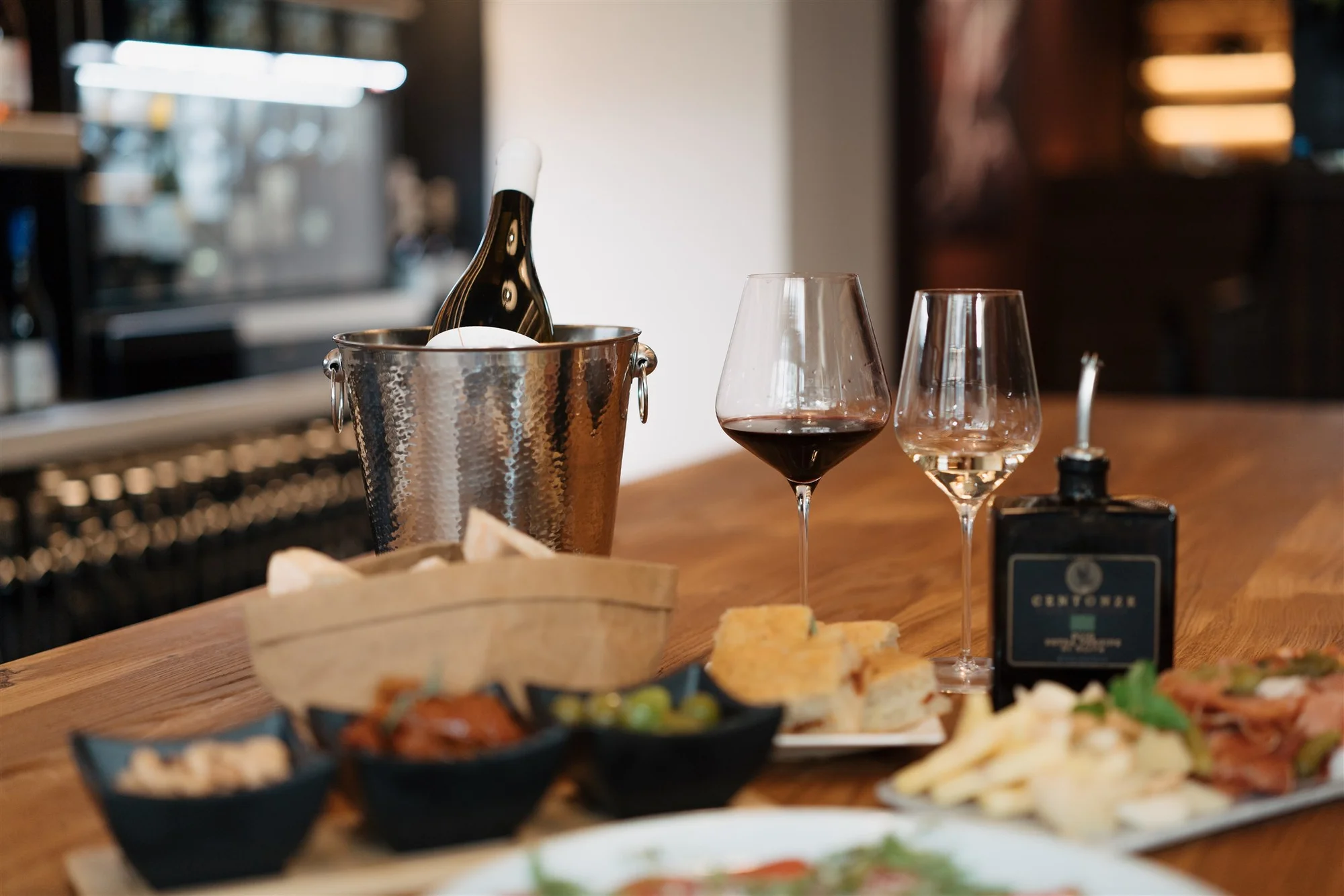 Tapas i degustace vín ve winebaru na Vinohradech - Obrázek 11