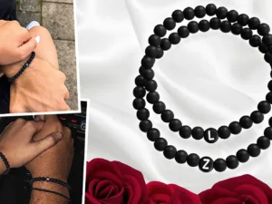 Z lásky: náramky z černého kamene onyxu s iniciálou