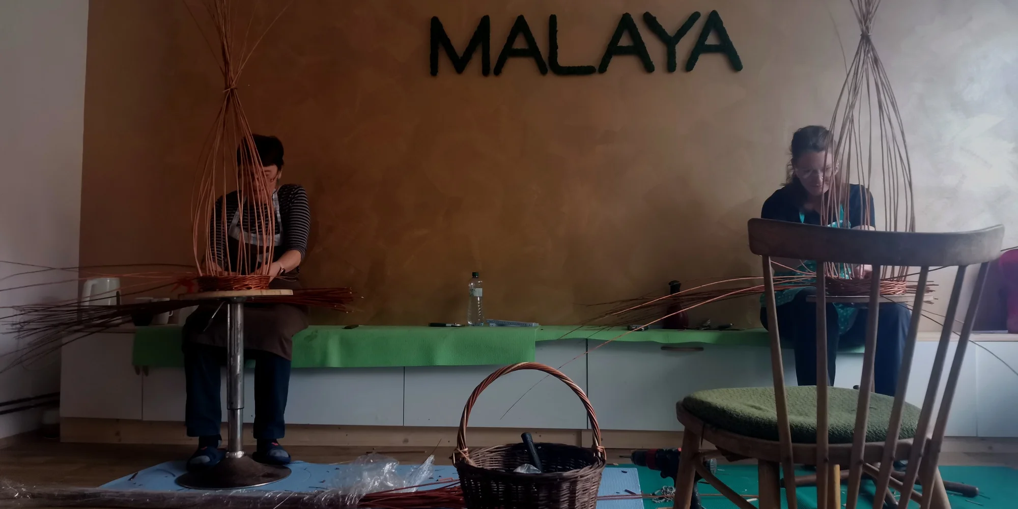 Kurz pletení kulatého koše v Pardubicích - Obrázek 10