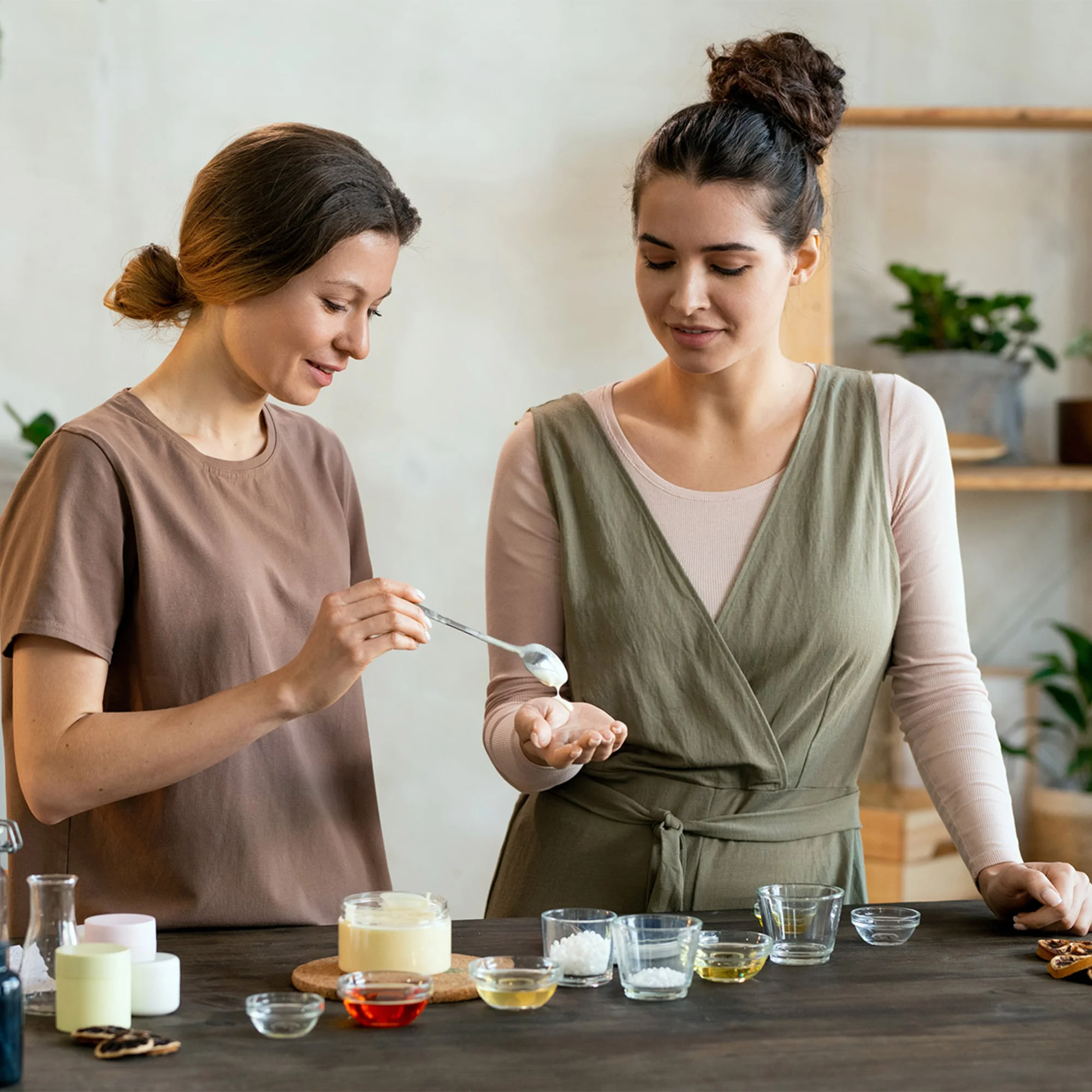 Zážitkový kurz výroby parfému pro dámy - Obrázek 2
