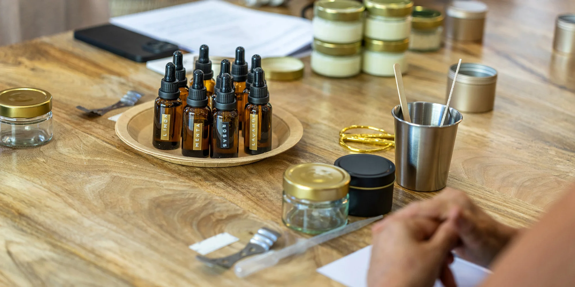 Zážitkový kurz výroby parfému pro dámy - Obrázek 4