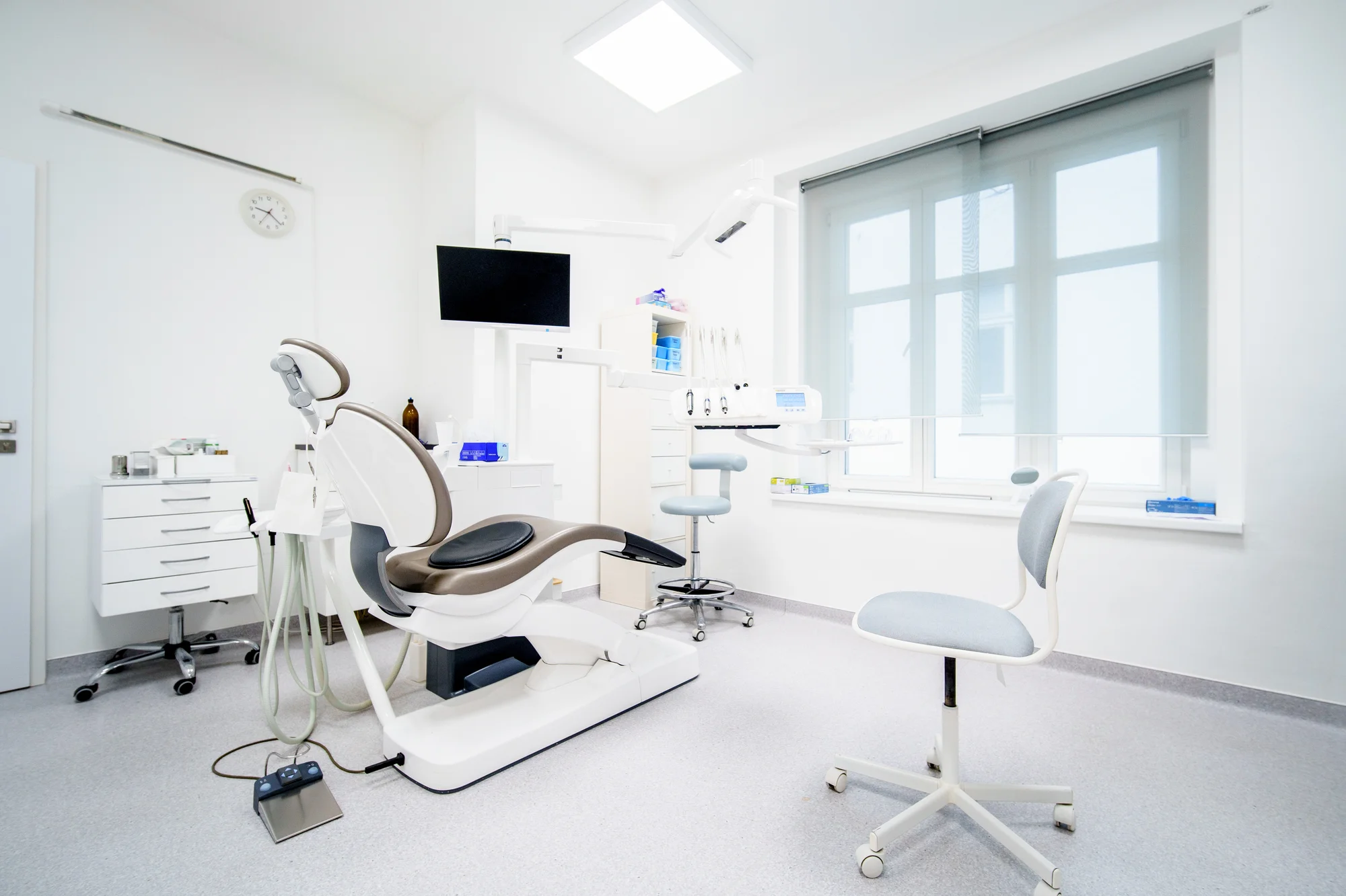 Ordinační bělení zubů LED lampou Philips Zoom - Obrázek 7