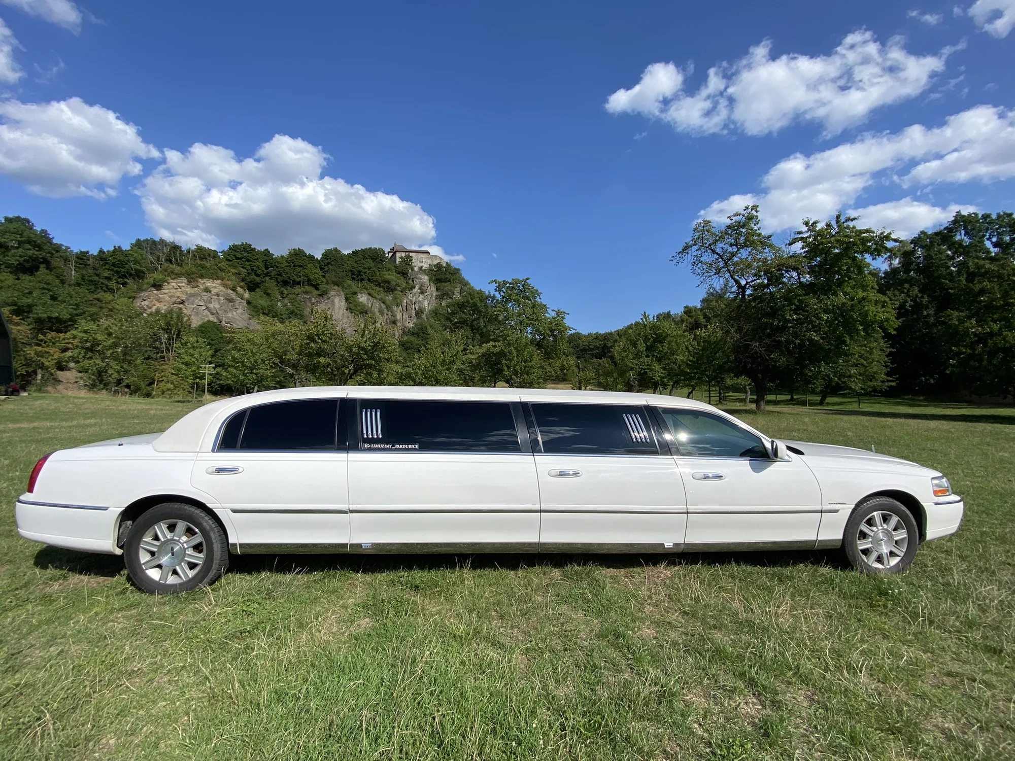 Pronájem limuzíny s řidičem vč. sektu: 30–180 minut - Obrázek 5