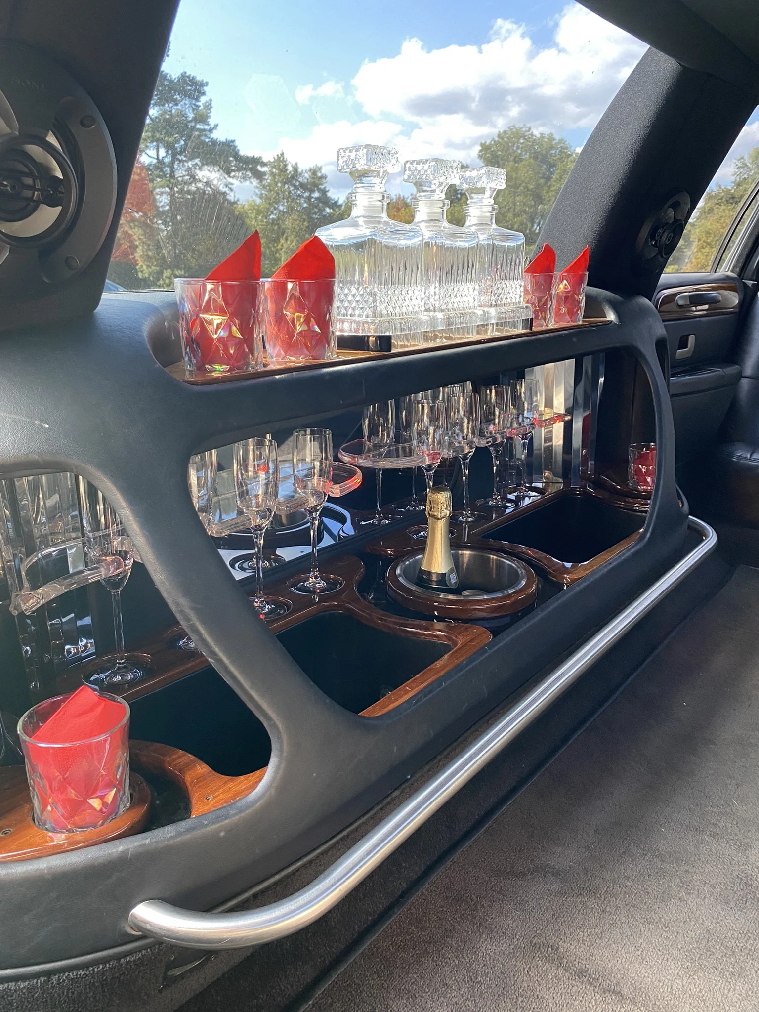 Pronájem limuzíny s řidičem vč. sektu: 30–180 minut - Obrázek 6