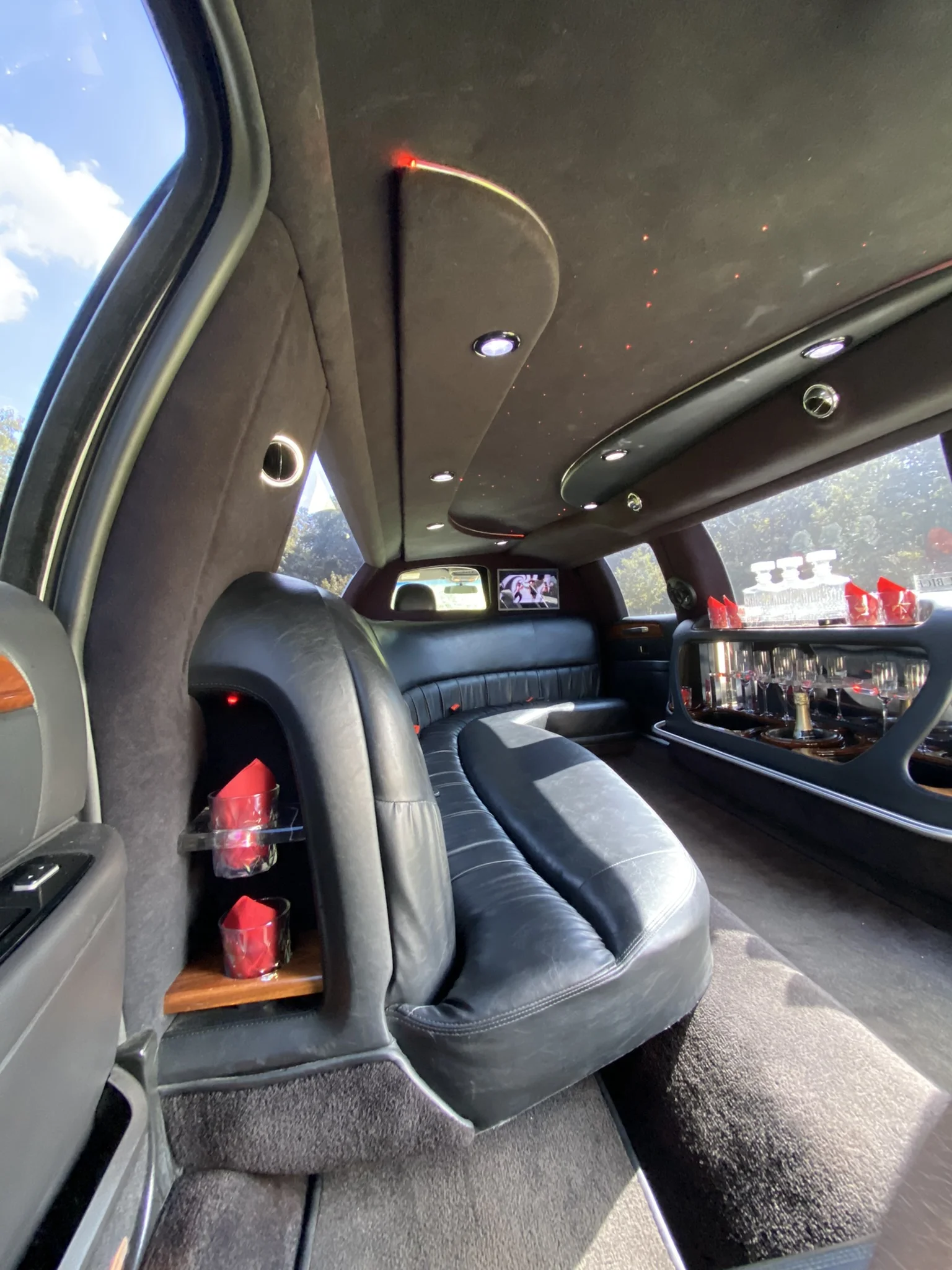 Pronájem limuzíny s řidičem vč. sektu: 30–180 minut - Obrázek 7