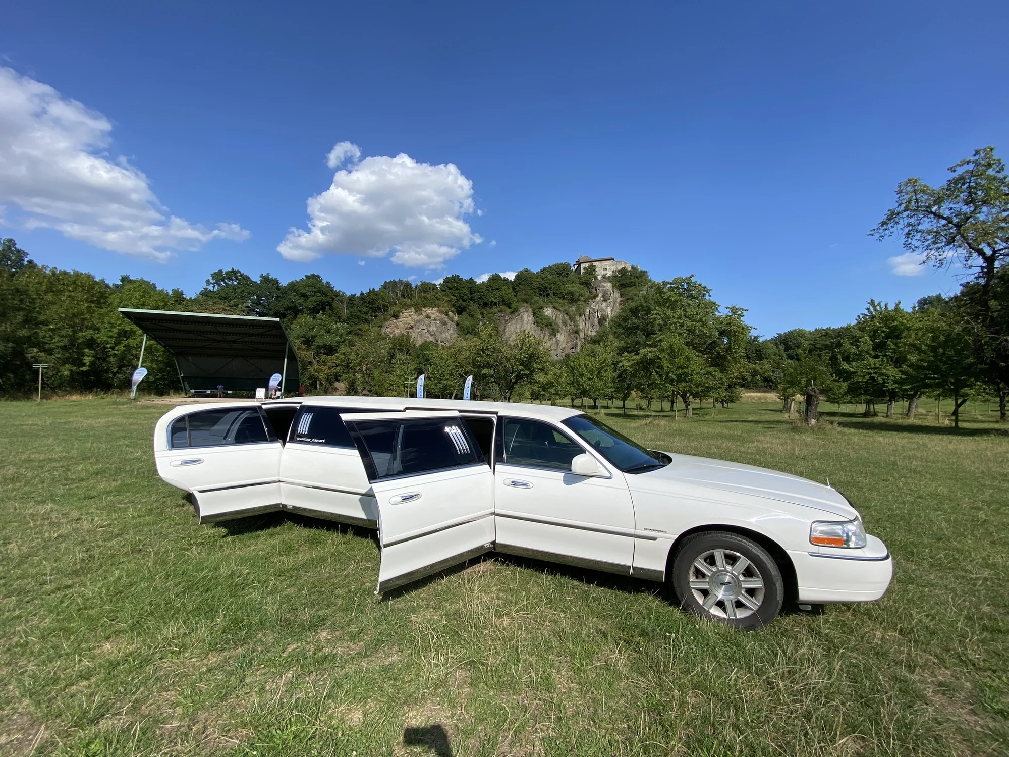 Pronájem limuzíny s řidičem vč. sektu: 30–180 minut - Obrázek 8