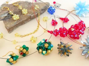 Šperkařský kurz pro začátečníky: šitý šperk a 3D tvary