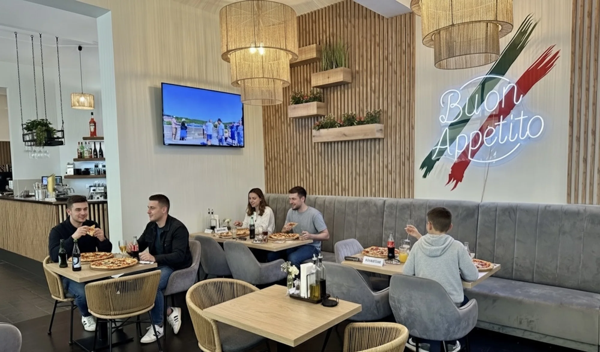 Pizza dle výběru i vč. nápoje v centru Prahy: 1-2 osoby - Obrázek 8