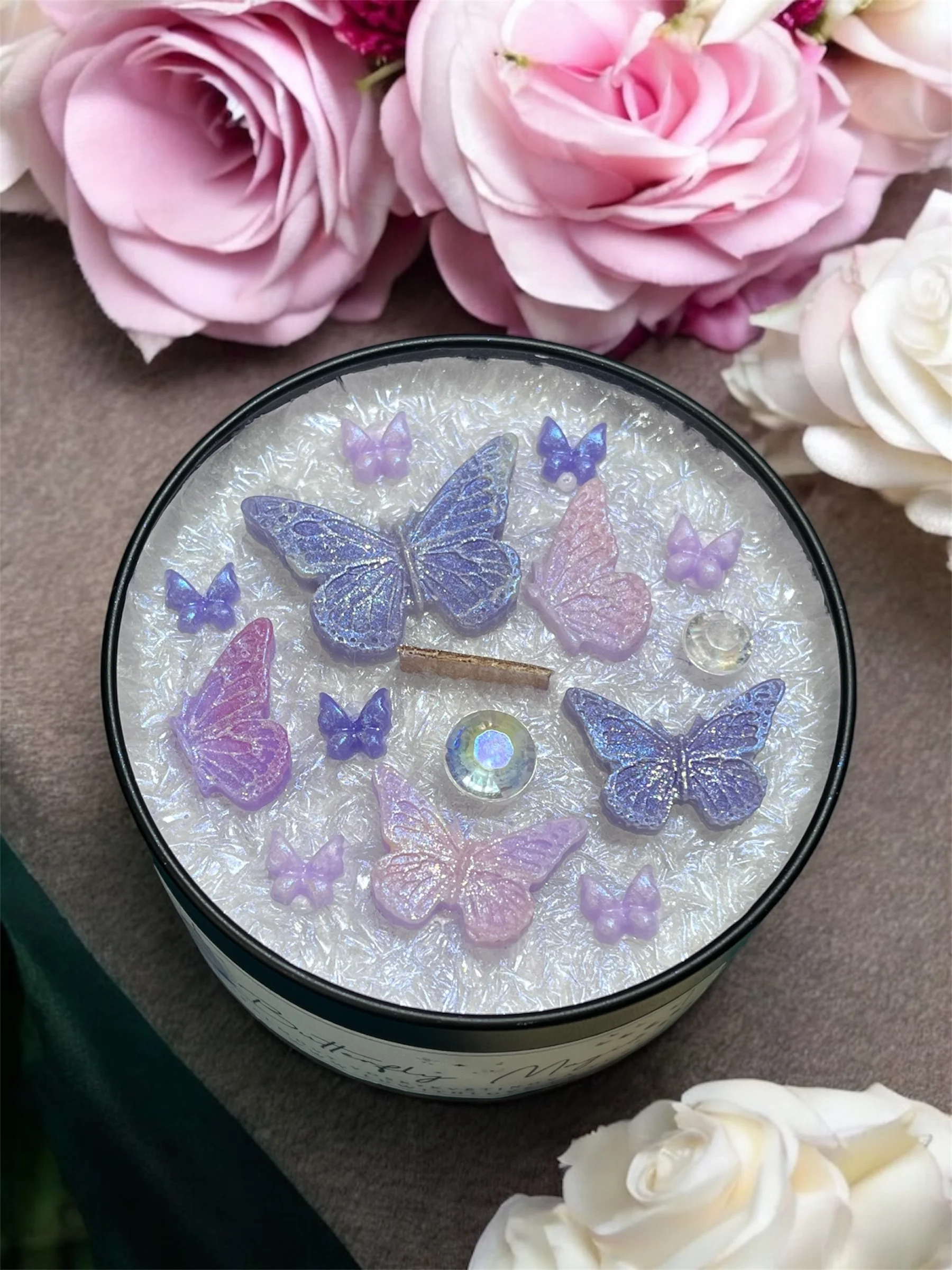 Přírodní svíčky z ČR zdobené minerály i sušenými květy - Obrázek 9