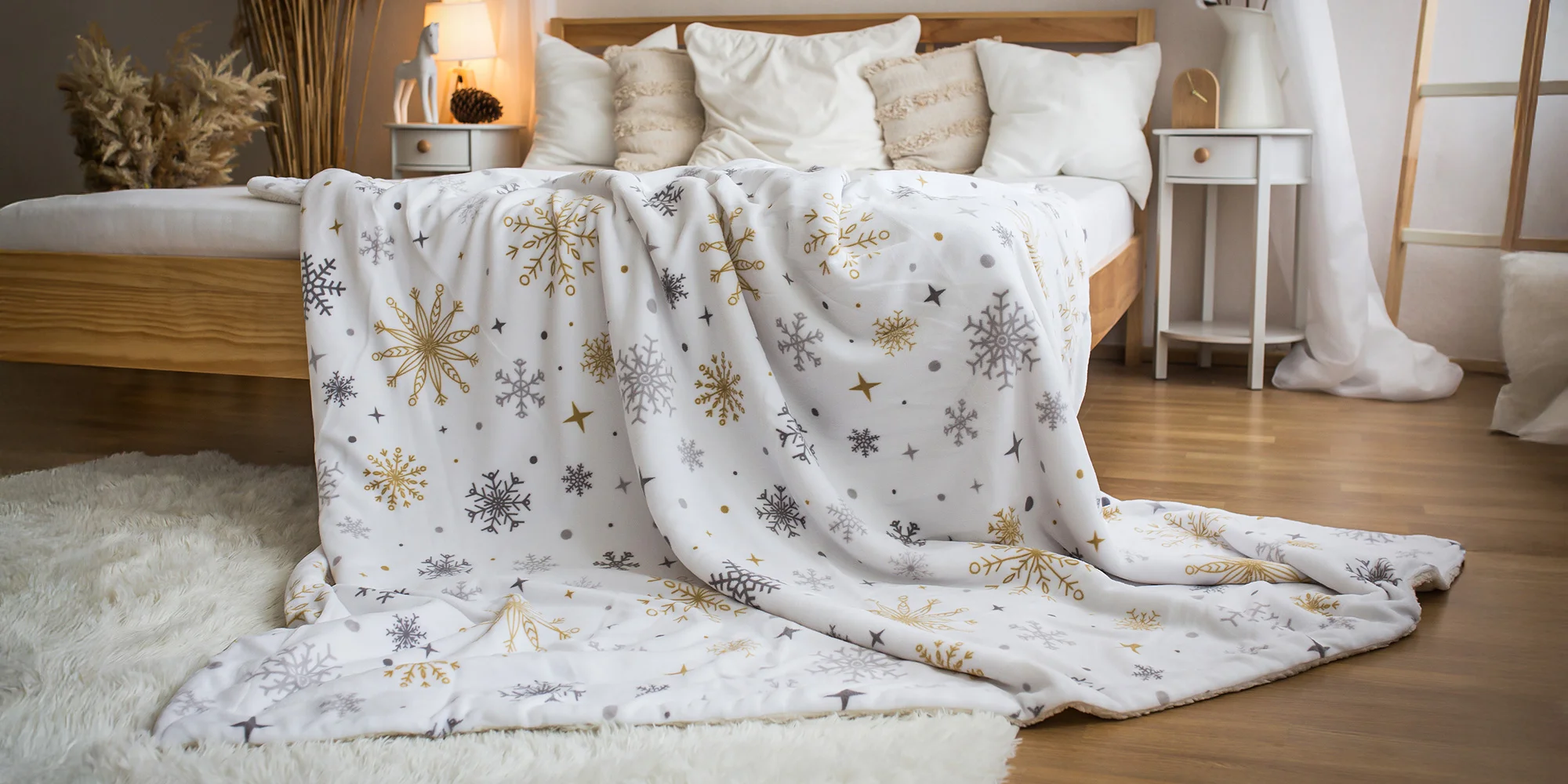 Hřejivé deky s beránkem: s kočkami i vločkami