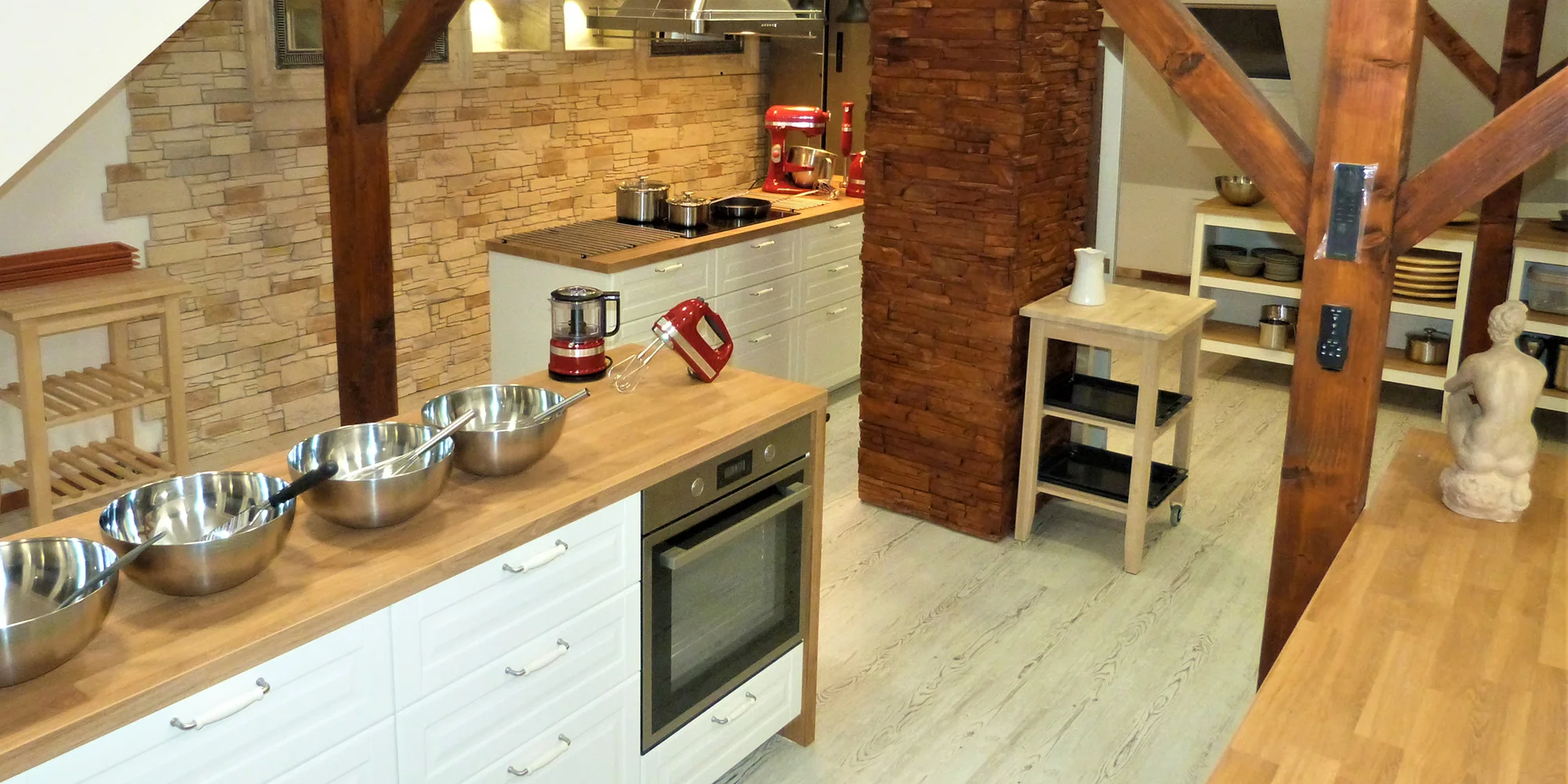 Kurzy pečení: pralinky, makronky i svatební dort - Obrázek 5