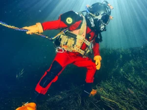 Zážitkový ponor: NASA vybavení či pracovní skafandr