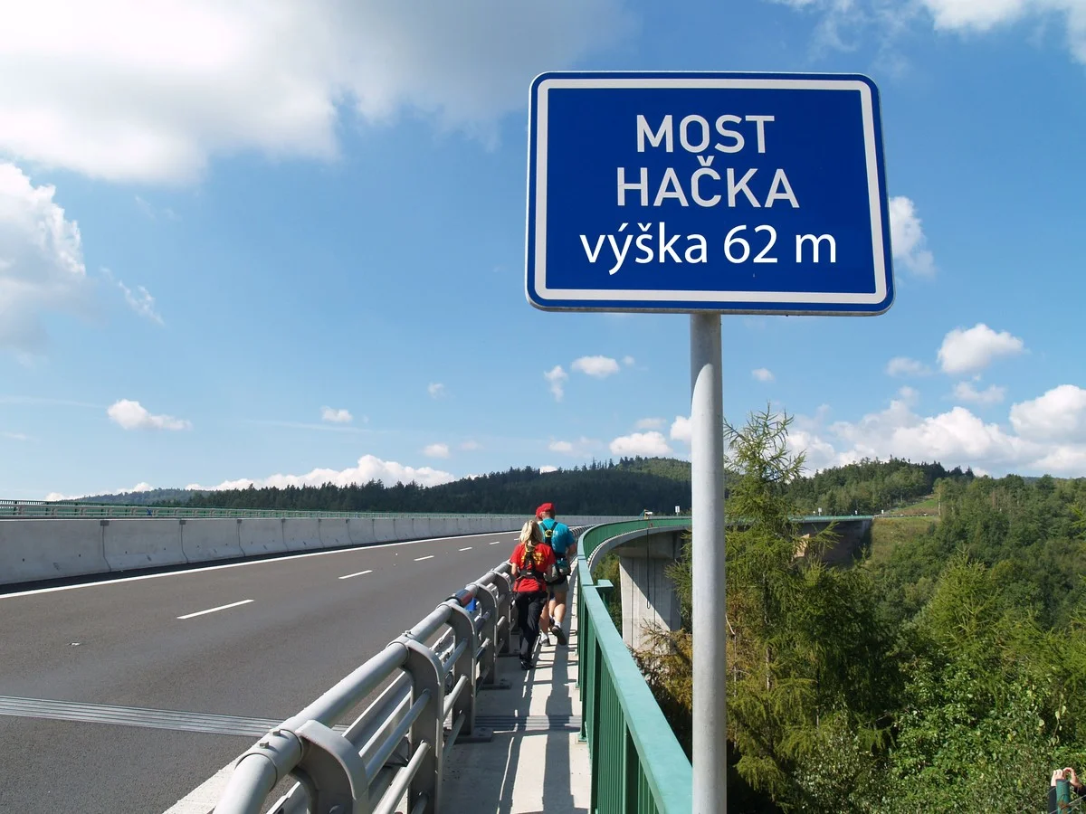 Extrémní bungee jumping z nejvyššího mostu v ČR - Obrázek 5