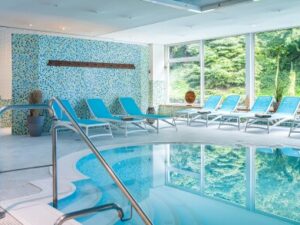 Klidná dovolená v Porýní: Wesel ve Waldhotelu Tannenhäuschen ****superior se snídaní + krytý bazén a 7 saun