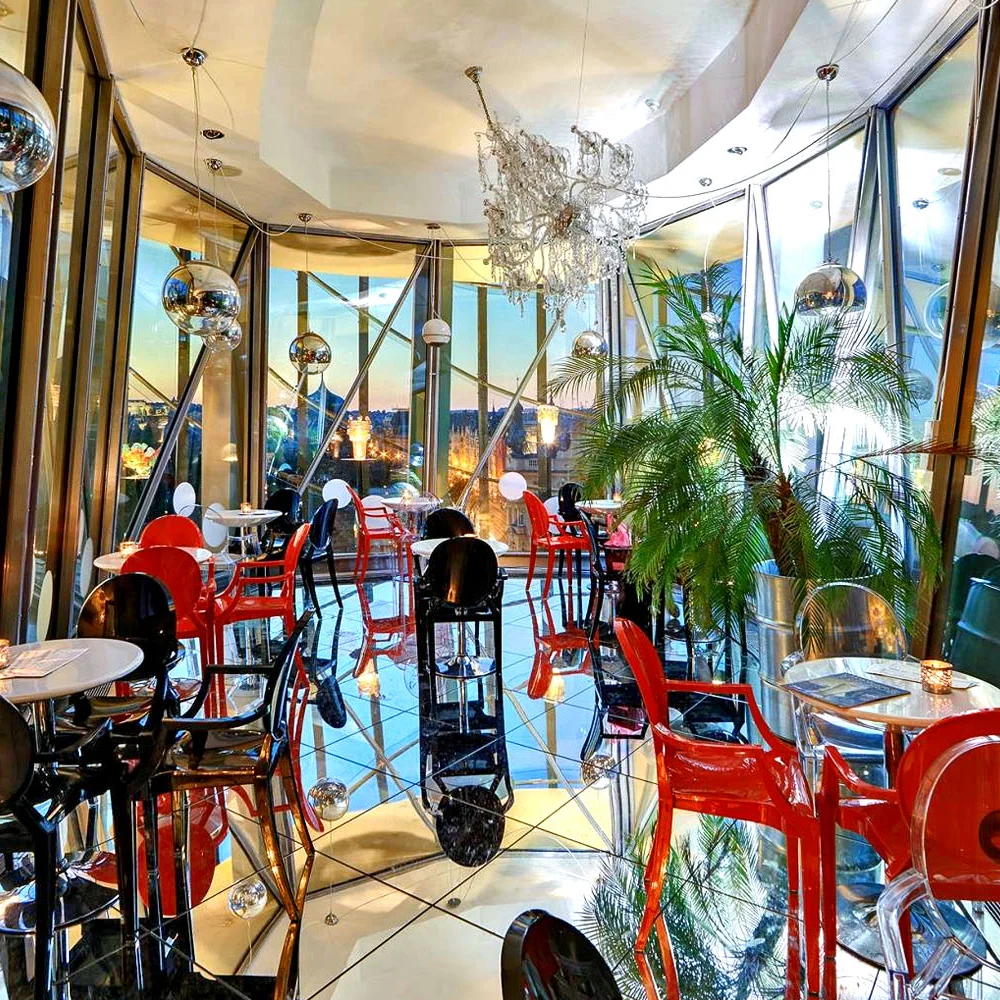 Drink v nejvyšším patře Tančícího domu v Glass Baru - Obrázek 2