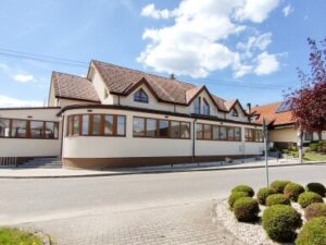 Liptov u Bešeňové v Apartmánech Adam s polopenzí a vstupem do wellness (2 sauny a vyhřívaný bazén)