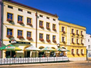 CHKO Broumovsko a Adršpach u skalního města v Hotelu Praha *** se snídaní/polopenzí, muzeem a slevou na golf