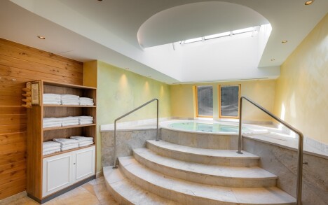 Wellness dovolená u Hamburku: 5* Hotel Waldhaus Reinbek se snídaní + vířivka, 3 sauny, pára, solná jeskyně - Obrázek 3