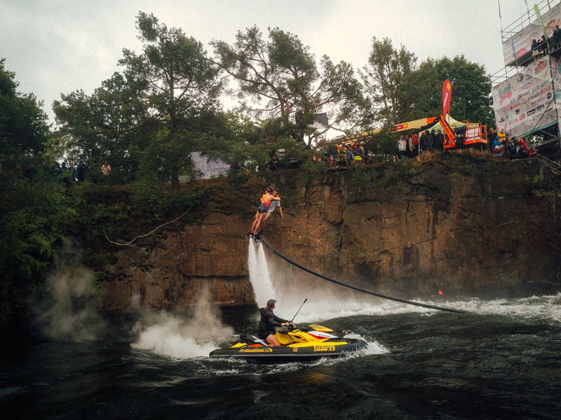 Tandemová lekce flyboardingu - Obrázek 6