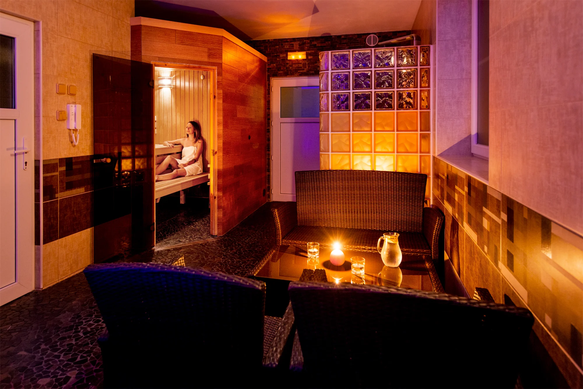 Jizerky s jídlem a privátním wellness pro pár i rodinu - Obrázek 9