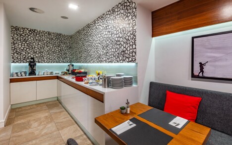 Mariánské Lázně nedaleko centra v historickém B&B Villa Hotelu *** se snídaněmi + zkrášlovací služby v salonu - Obrázek 6