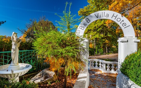 Mariánské Lázně nedaleko centra v historickém B&B Villa Hotelu *** se snídaněmi + zkrášlovací služby v salonu - Obrázek 9