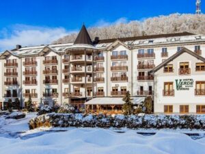 Kudowa-Zdrój: Hotel Verde Montana Wellness & Spa **** s polopenzí a neomezeným wellness + dětská herna